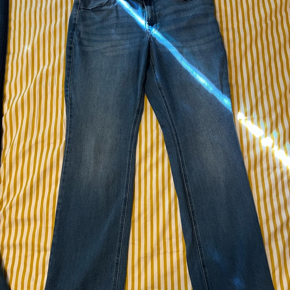 Old Navy Women's Straight Leg Jeans in Dark Blue